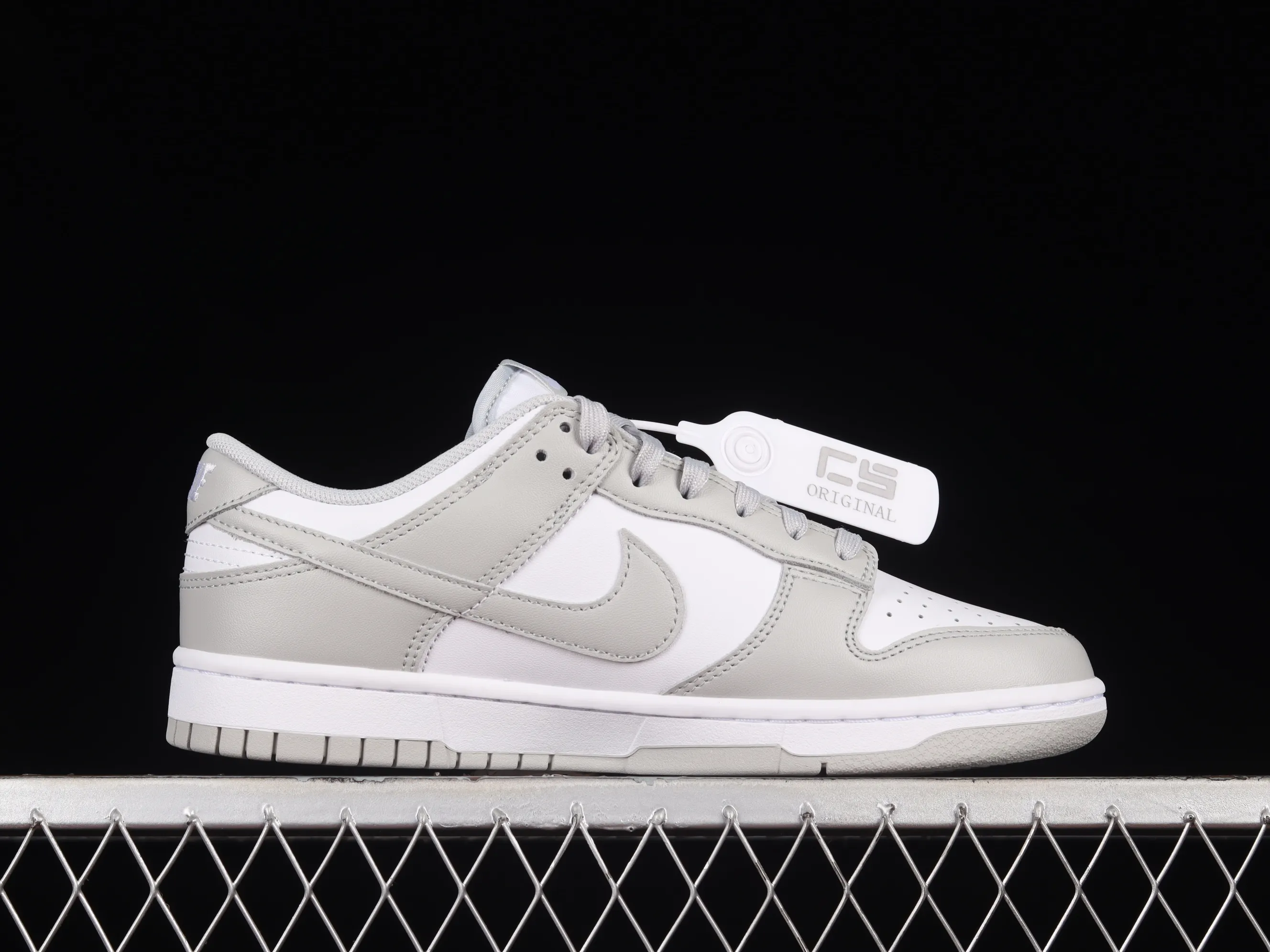 All Categories Nk SB Dunk Series Nk SB Dunk Low Low-top Sneakers Nk SB Dunk Low "Grey Fog" White Gray SB Smashed Backboard Fashion Casual Sneakers DD1391-103